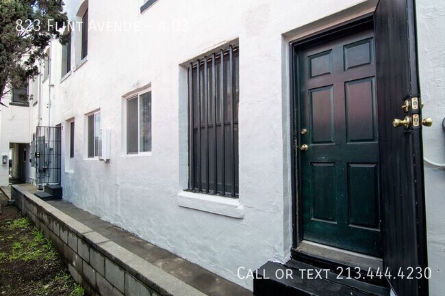 Primary Photo - 823 N Flint Ave