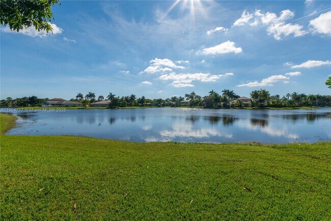 Building Photo - 642 Heritage Dr