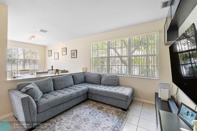 Building Photo - 9090 NW 40th Pl