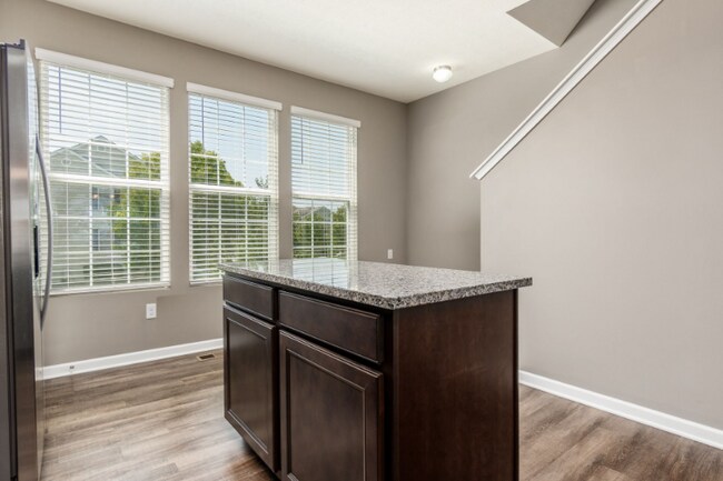 Building Photo - 280 Autumn Ridge Cir