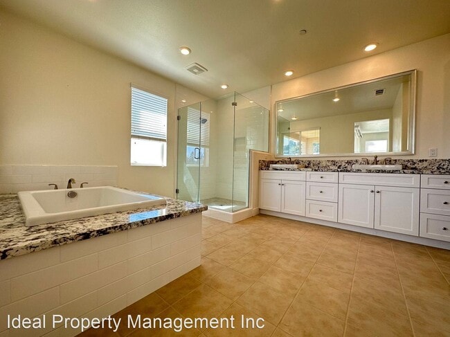 Building Photo - 5 br, 4.5 bath House - 1653 Golden Path Ln