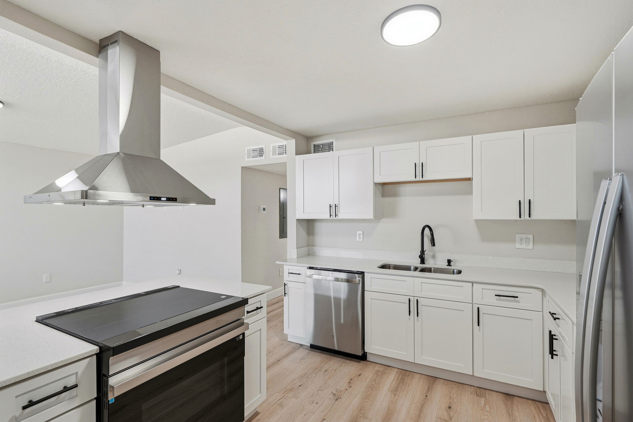 Building Photo - 3128 Bay St