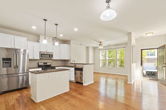 Building Photo - 5022 Mockernut Ln