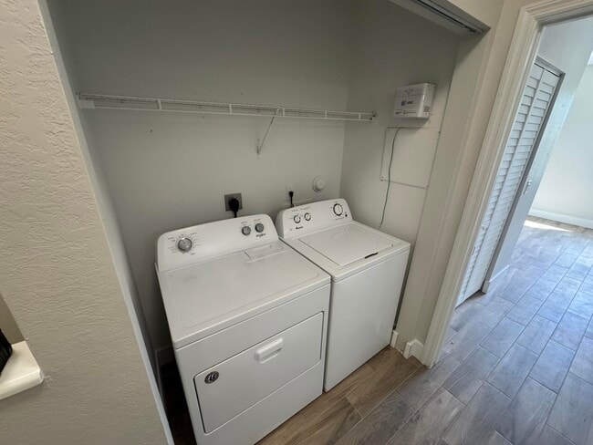 Building Photo - 971 Pipers Cay Dr