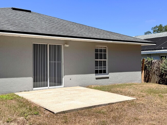 Building Photo - Freshly Renovated Three Bedroom Home Ready...