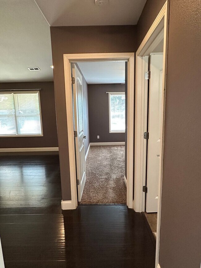 Building Photo - 4 Bed 2 Bath FOR RENT in Waynesville