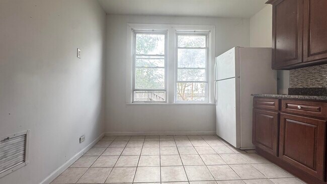 Building Photo - 283 Avenue A