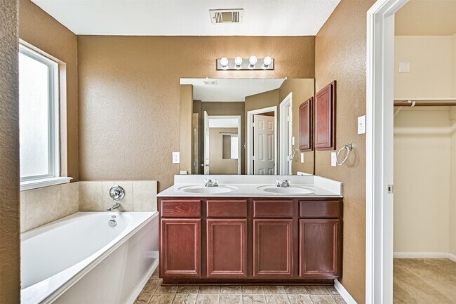 Building Photo - 13418 E Red Birch Cir