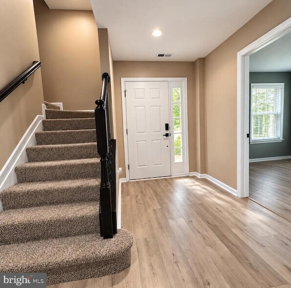 Building Photo - 2467 Cheyenne Dr