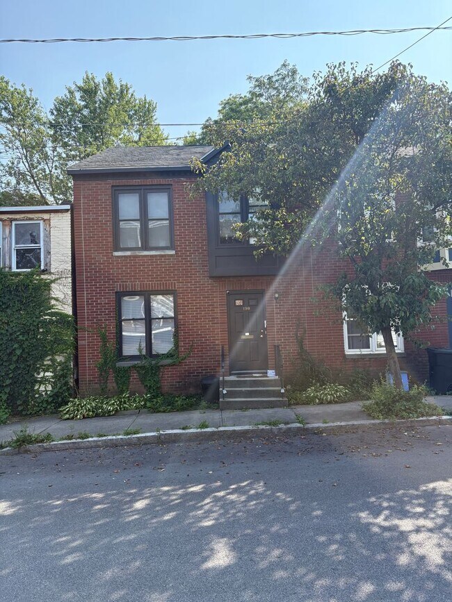 Primary Photo - 190 Jefferson St