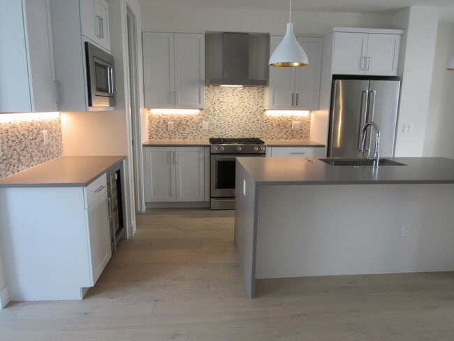 Building Photo - Town home a Block away from Sloan's Lake with roof top Deck