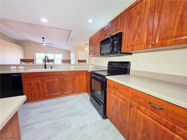 Building Photo - 1625 N Gator Cir