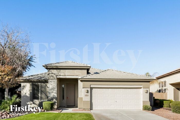 Primary Photo - 302 S 124th Ave