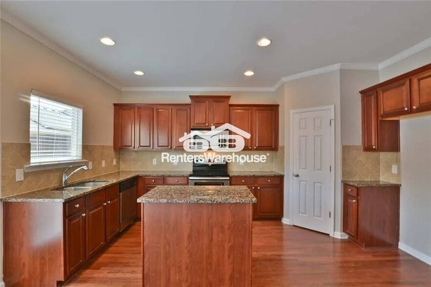 Building Photo - 3019 Liberty Way NW