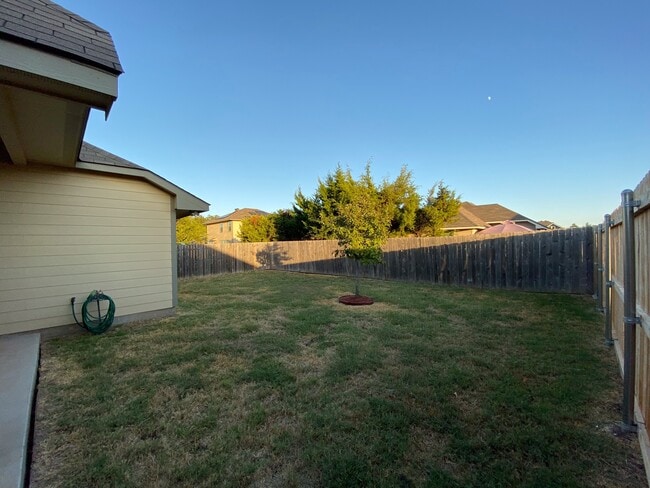 Building Photo - Single Family Home in Falcon Pointe | Chin...