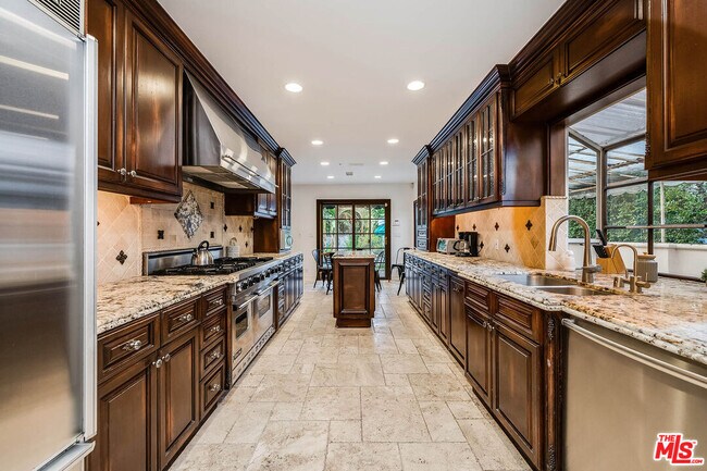 Building Photo - 4063 Benedict Canyon Dr