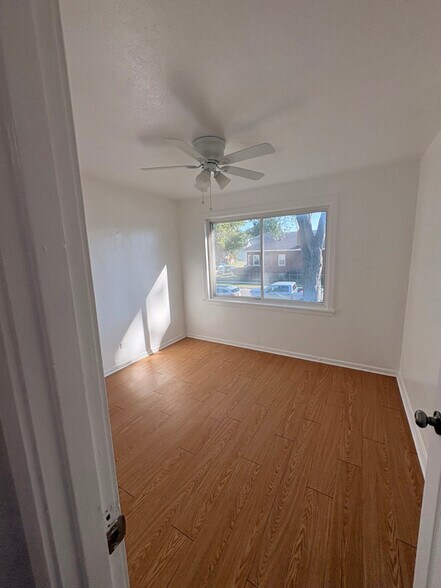 Building Photo - 9501 S King Dr