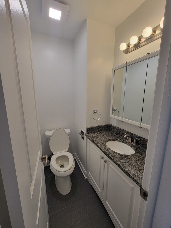 Building Photo - 470 St Moritz Dr