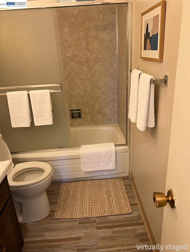 Building Photo - 954 F St