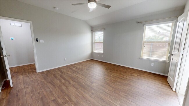 Building Photo - 3101 Buckthorn St