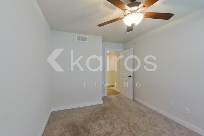 Building Photo - 6914 Bluebell Ct