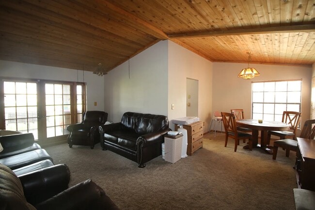 Building Photo - 15512 SW 142nd Ct