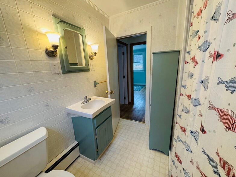 Building Photo - 70 Cedar St