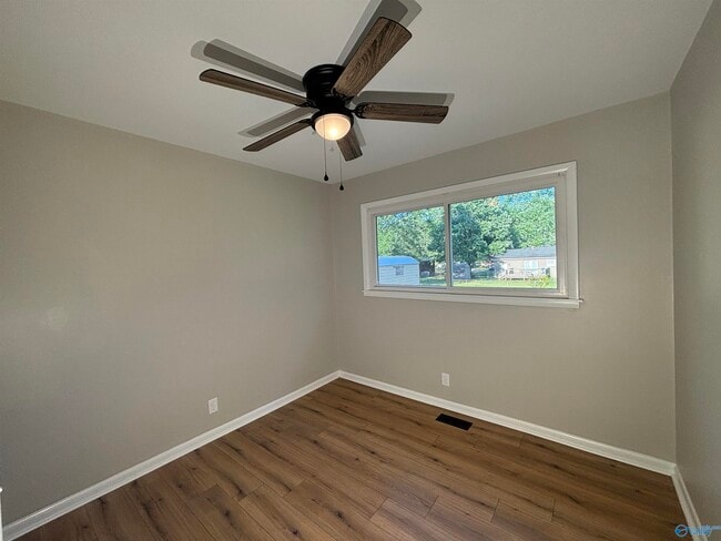 Building Photo - 510 Clift Dr