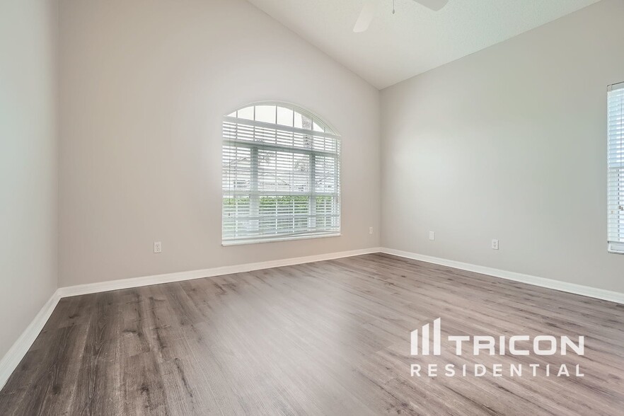 Building Photo - 16631 Fresh Meadow Dr