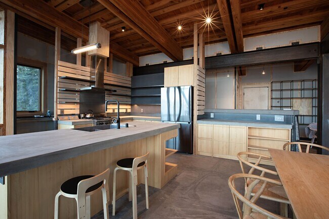 Building Photo - Architectural gem