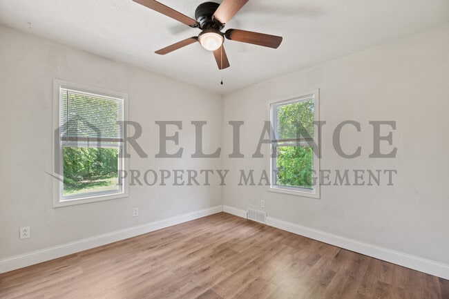 Building Photo - 2808 S Glenn Ave