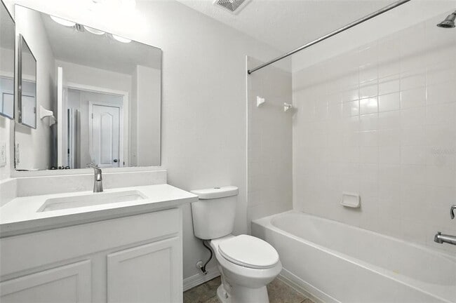 Building Photo - 10608 Savannah Plantation Ct