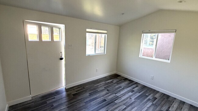 Building Photo - 3069 Hackett Ave