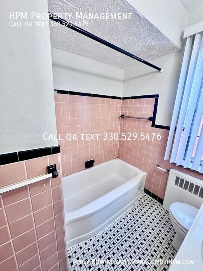 Building Photo - 3270 Warrensville Center Rd