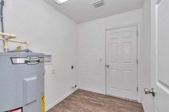 Building Photo - 6064 NW 54th Terrace