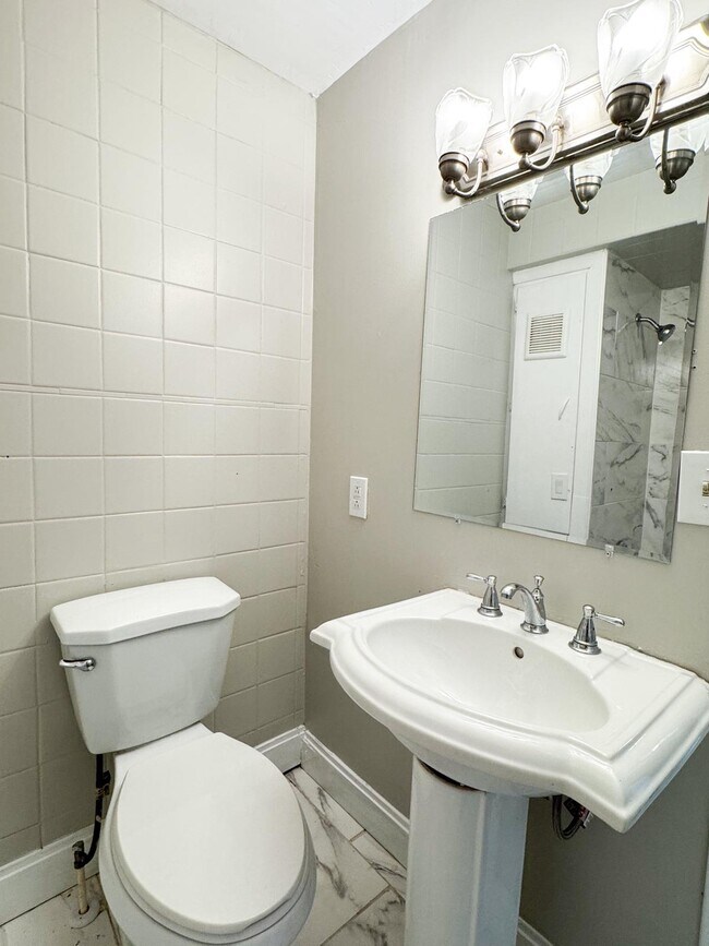 Building Photo - 2778 E 120th St