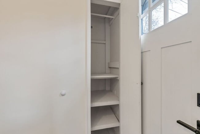 Building Photo - 134 S Quitman St