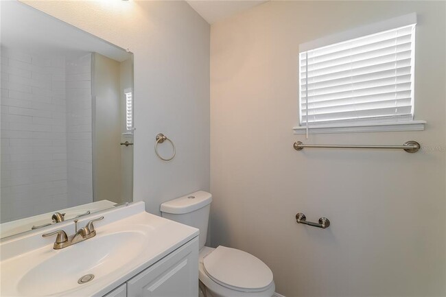 Building Photo - 321 Erie Dr