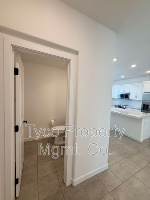 Building Photo - 784 Vada St