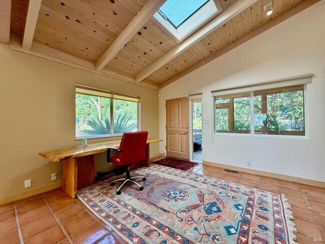 Building Photo - 321 Dutch Henry Canyon Rd