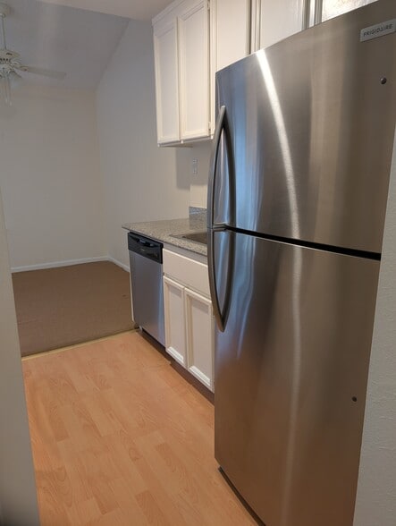 Building Photo - 6254 Joaquin Murieta Ave