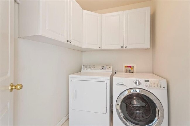 Building Photo - 133 Parkstone Way