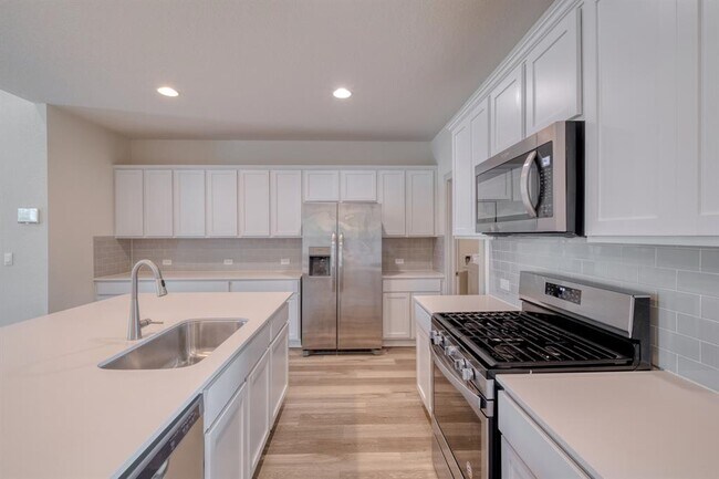 Building Photo - 7501 Smallwood Dr