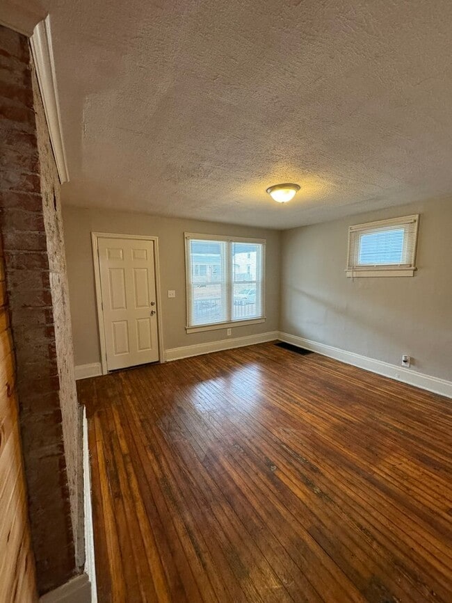 Building Photo - 149-151-151 E Woodrow Ave