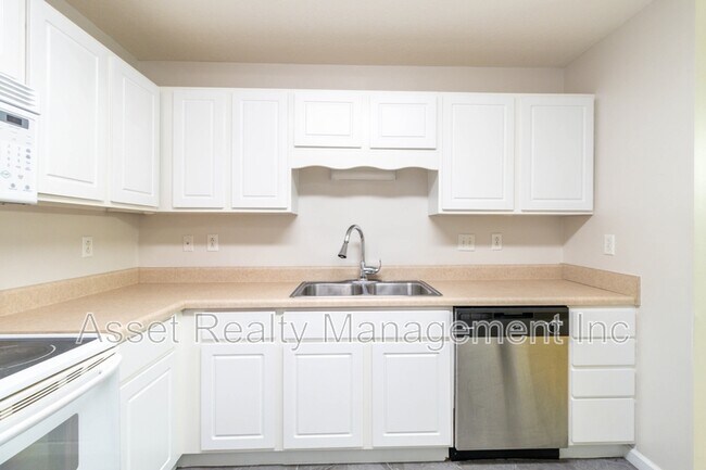 Building Photo - 3211 Misty Hill Way