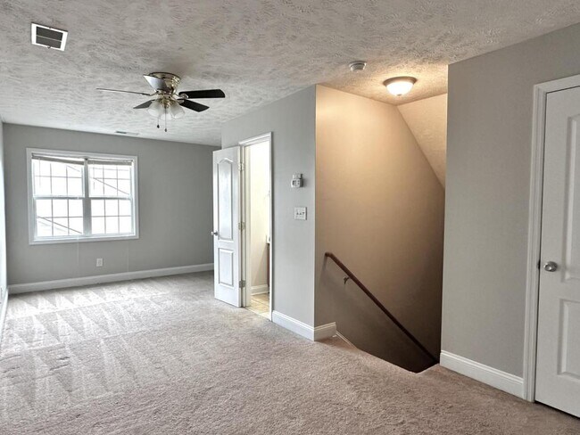 Building Photo - 5656 Seafield Ln