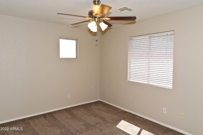 Building Photo - 14168 W Clarendon Ave