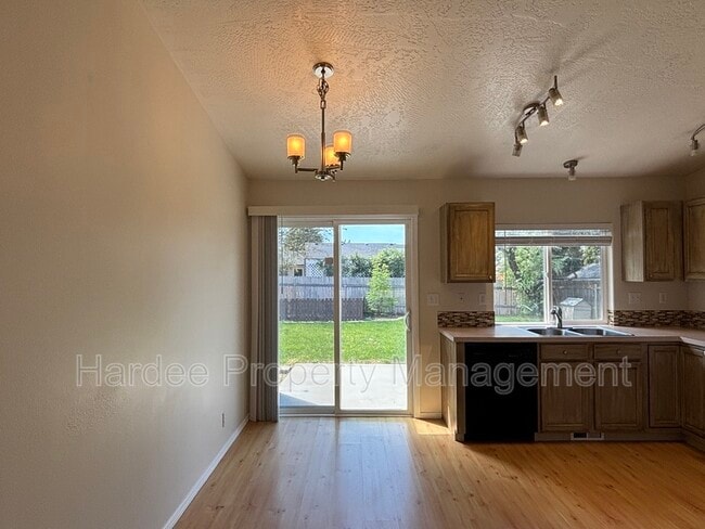 Building Photo - 2411 W Baystone Dr