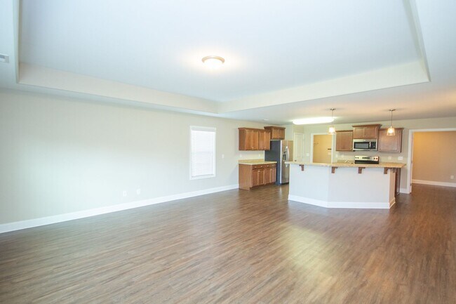 Building Photo - Spacious Full Brick in Athens City Limits!...