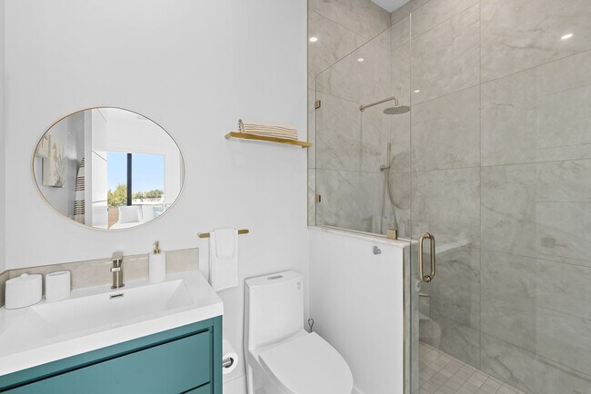 Building Photo - 247 Pescayo Ave